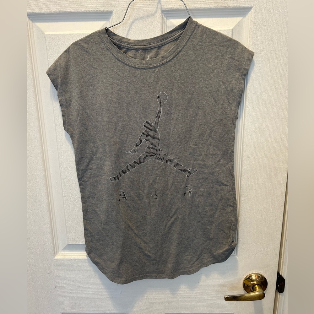 Boys sleeveless Nike shirt